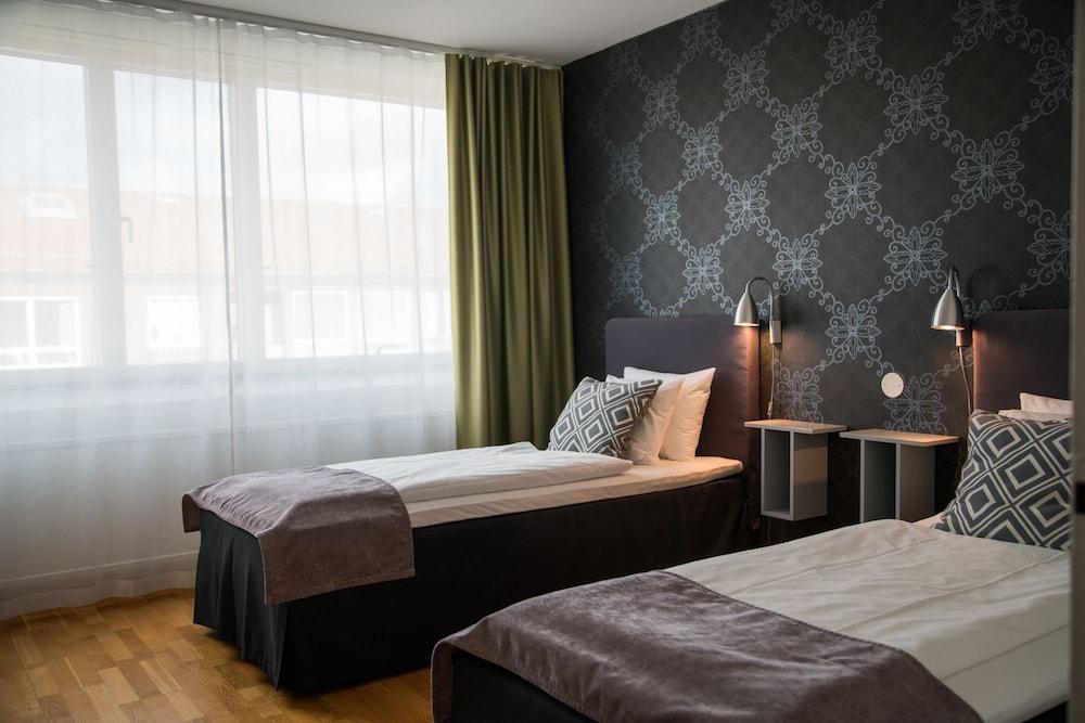 Hotel By First 3*